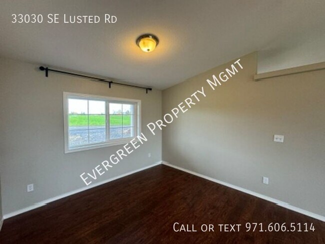 Foto del edificio - MT HOOD VIEW! - Spacious, Light, and Brigh...
