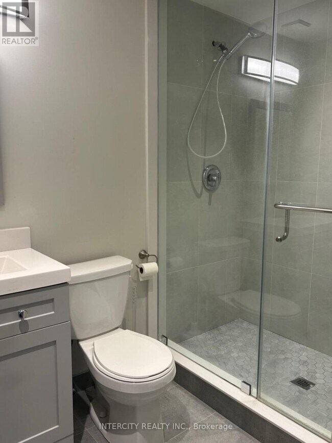 Photo du bâtiment - 10 Hopkins Cres