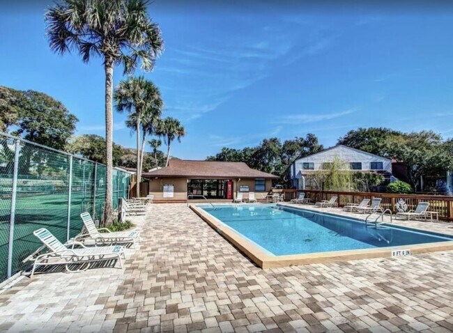 Foto del edificio - 2727 Forest Ridge Dr