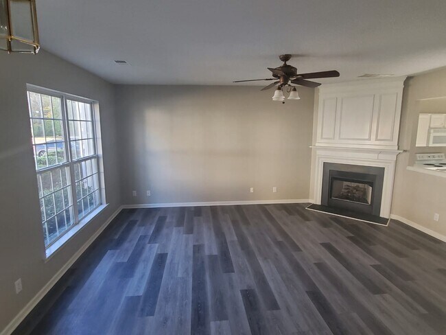 Building Photo - 3992 Katherine Way