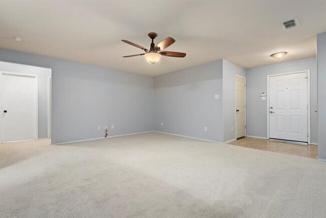 Building Photo - 1614 Wooded Acres Dr