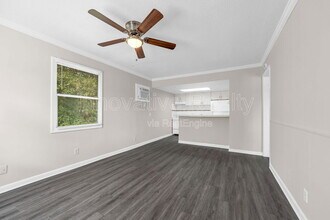 Building Photo - 5123 Curry Ford Rd