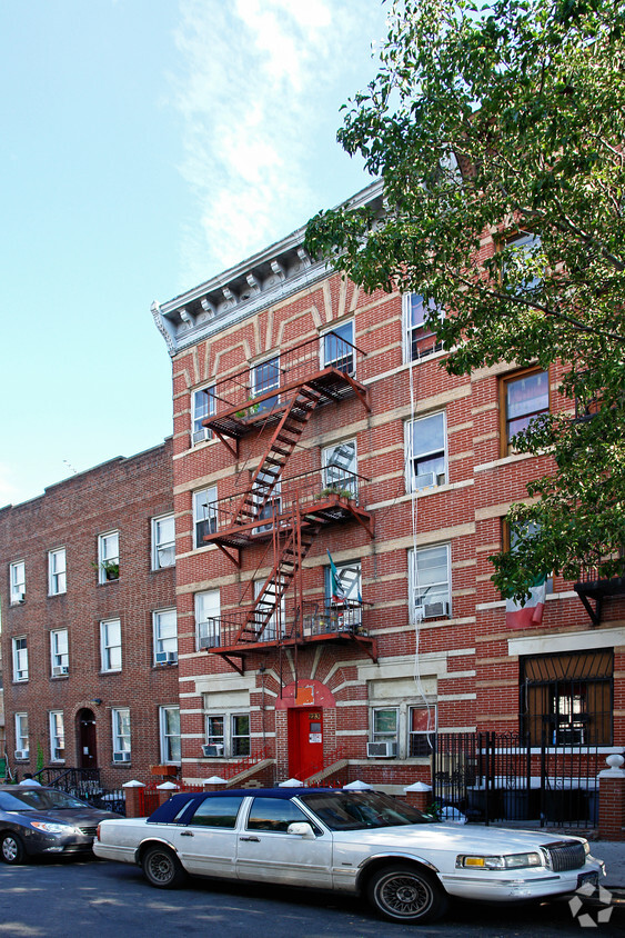 Foto principal - 223 23rd St