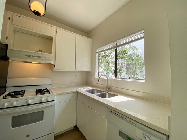 Foto del edificio - 2500 Abbot Kinney Blvd