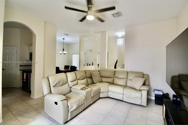 Foto del edificio - 2416 SE 19th Ct
