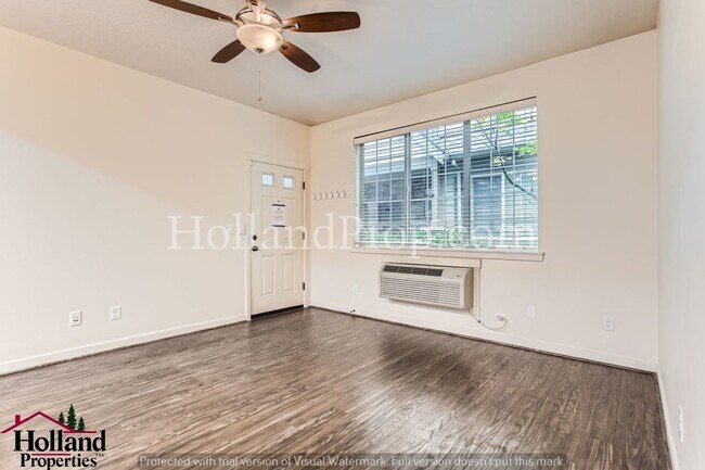 Foto del edificio - Cute 2 bedroom ground floor Condo located ...
