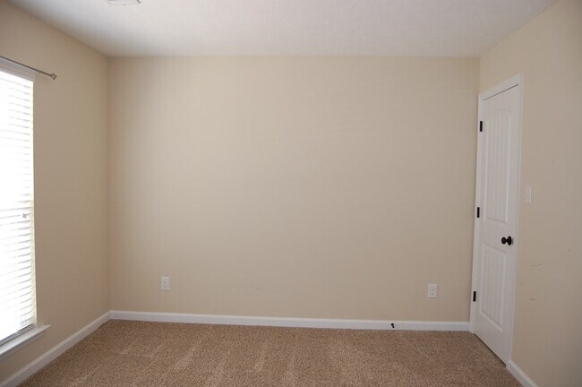 Foto del edificio - 130 Brow Tine Ct