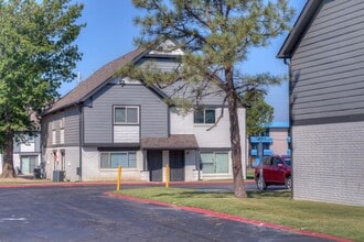 Building Photo - 5210 E 47th Pl