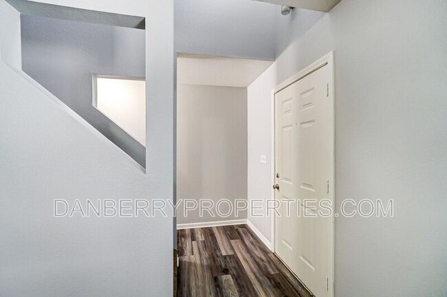 Building Photo - 3571 Turret Green Dr