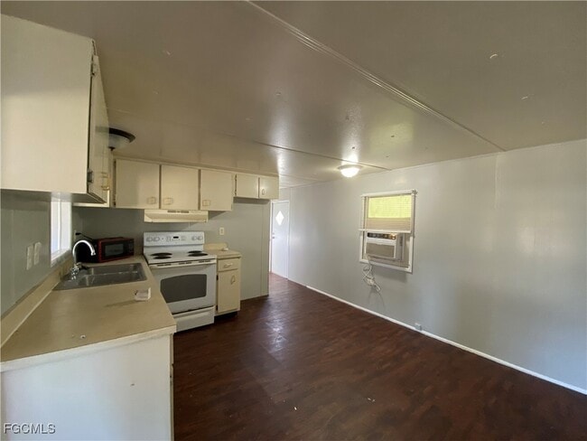 Building Photo - 8219 McDaniel Dr