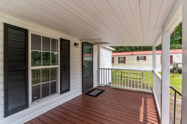 Building Photo - 2061 Center Ct SW