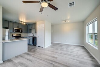Building Photo - 155 Plez Morgan