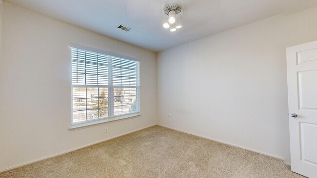 Interior Photo - The Courts at Dulles