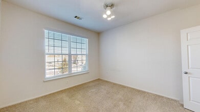 Interior Photo - The Courts at Dulles