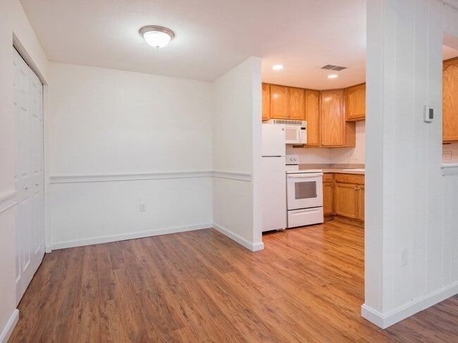 Foto del edificio - 18 Williamsburg Ct