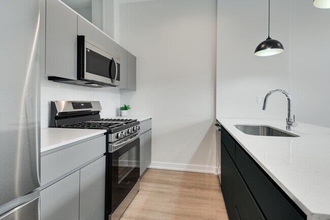 Foto del edificio - 3421 N Ashland Ave