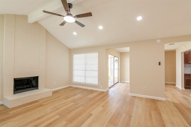 Foto del edificio - 1262 Rock Canyon Dr
