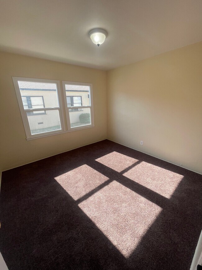 Foto del edificio - 2327 Chester Ln