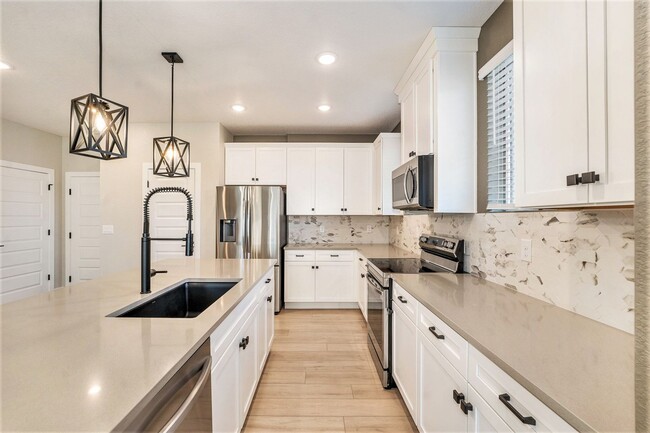 Foto del edificio - Beautifully Finished Townhome in Parker!