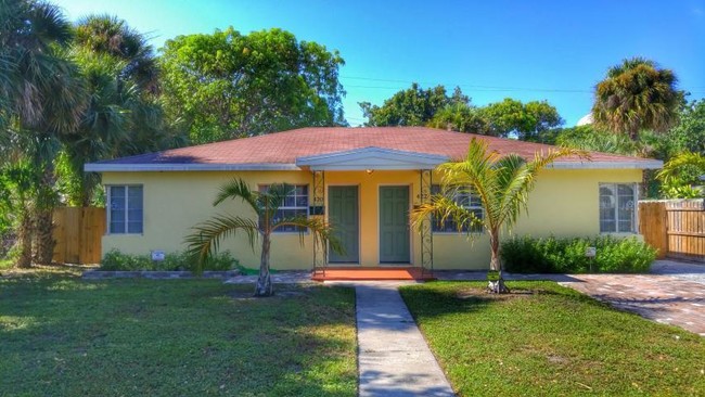 Building Photo - 2/1 Duplex in North Palm