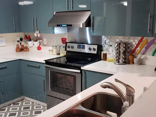 Foto del edificio - 10901 NW 88th Terrace