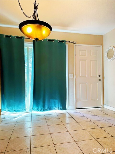 Foto del edificio - 1393 Cypress St