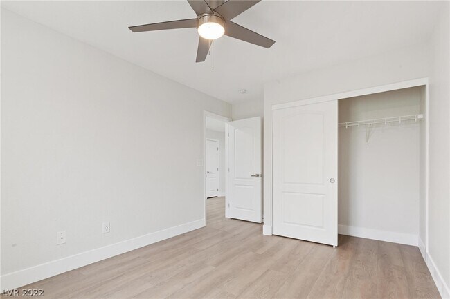 Building Photo - 802 Warwick Castle Dr