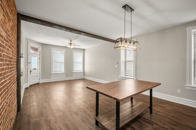 Foto del edificio - 1017 Ann Ave