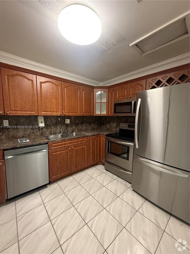 Building Photo - 12831 SW 43rd Dr