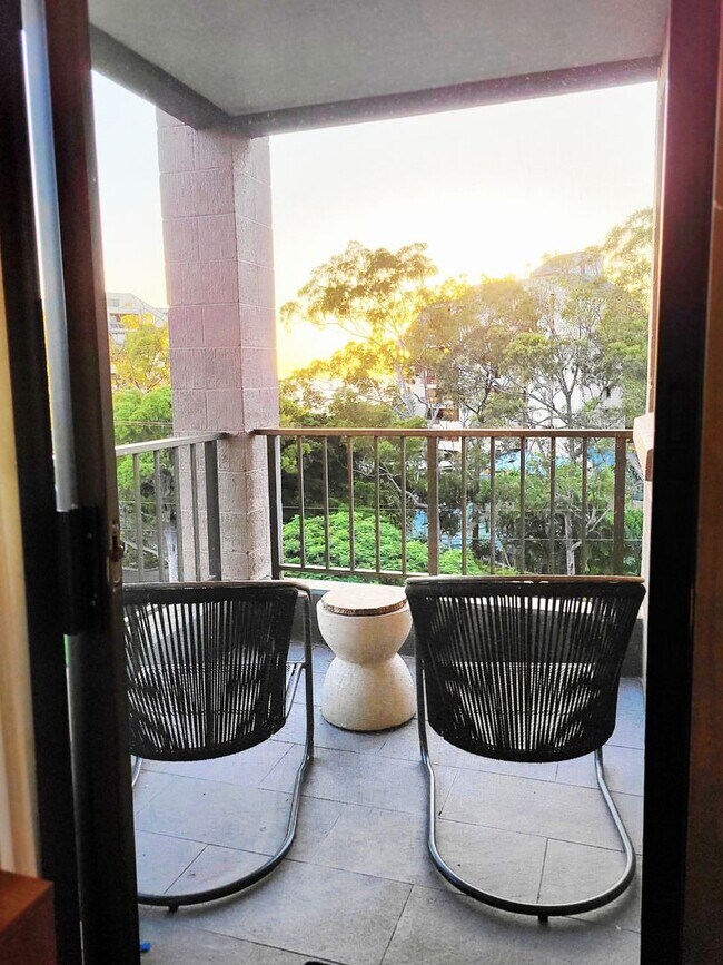 Foto del edificio - KAHANA MANOR 1BD 1 BA OCEAN VIEW AVAILABLE...