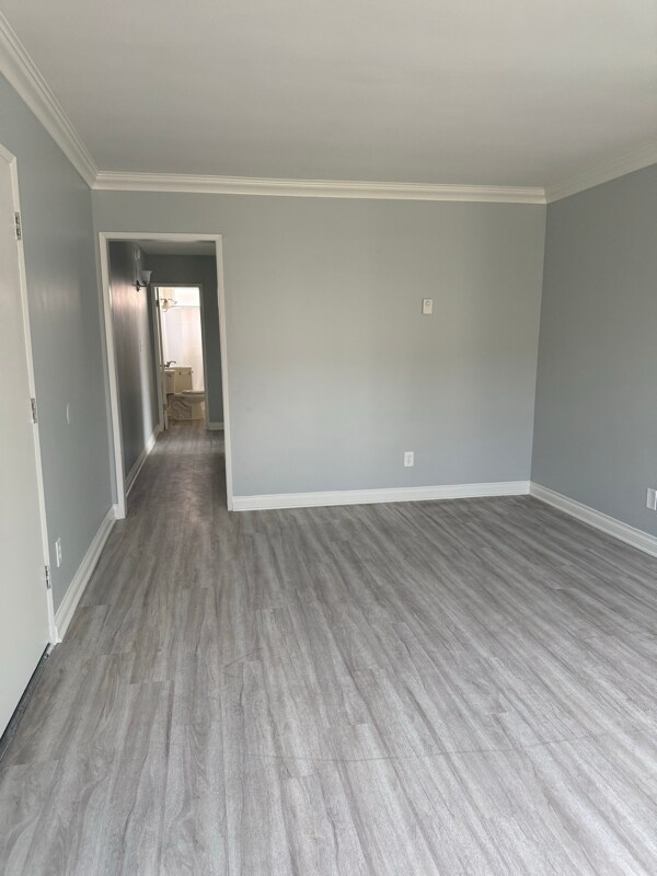 Foto del edificio - 8801 Owensmouth Ave
