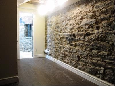 Building Photo - 248 Mott St