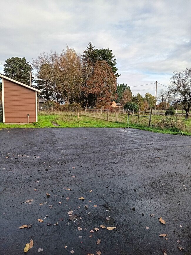 Foto del edificio - Country Living In The Independence Area Is...