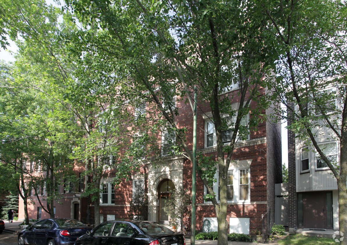 Foto principal - 5441-5443 S Kenwood Ave