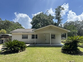 Building Photo - 630 E 60th St