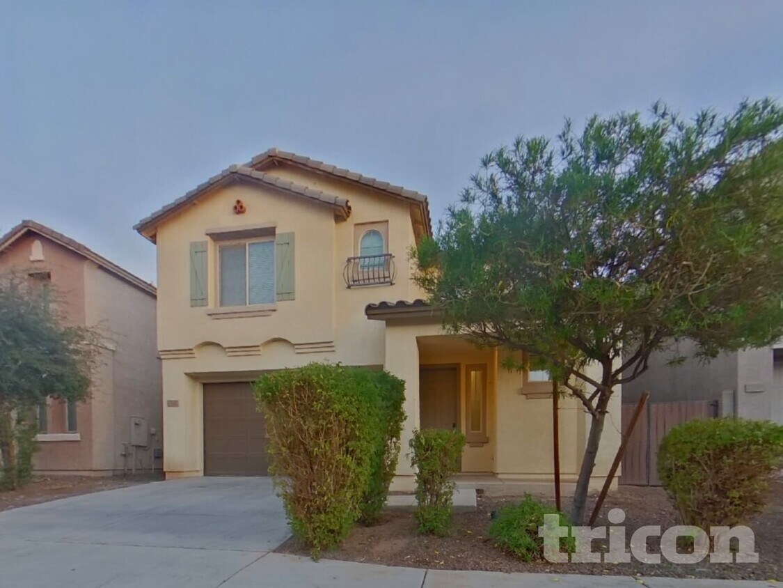 Foto principal - 12042 W Fillmore St