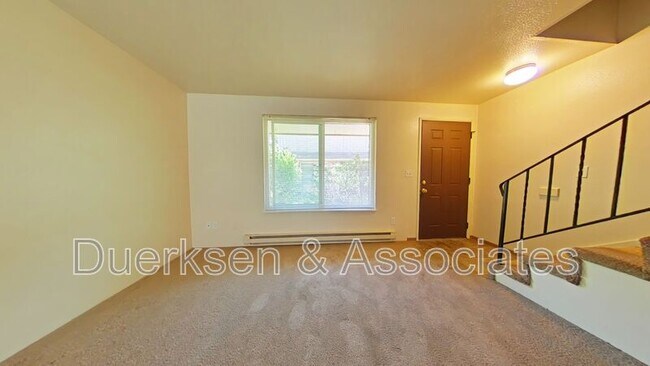 Building Photo - 122 NE Conifer