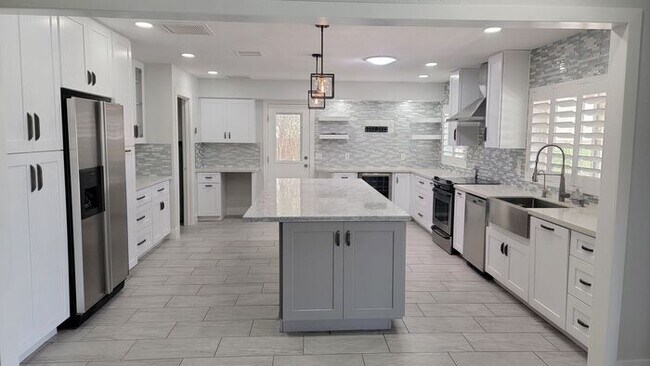 Foto del edificio - 13015 N 23rd St