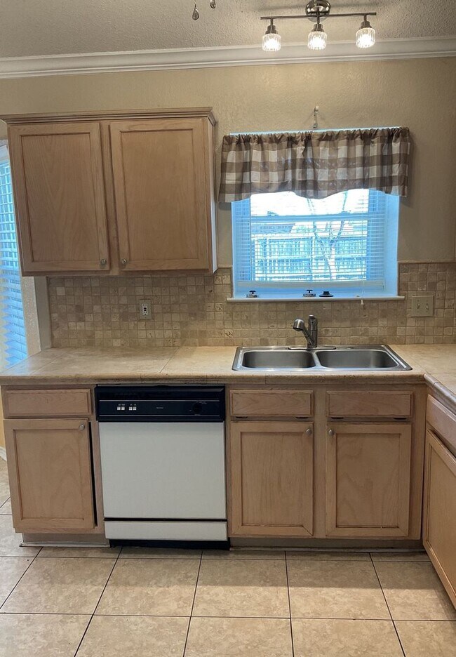 Foto del edificio - 4705 Colby Dr