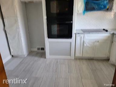 Foto del edificio - 3 br, 3 bath House - 20235 Strathmoor St