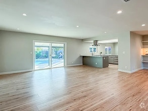 Building Photo - 1253 Buckingham Dr