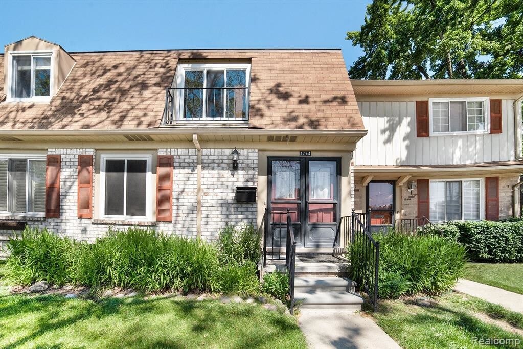 Primary Photo - 1754 Wickham St
