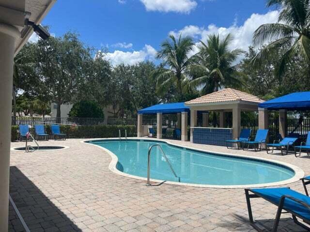 Foto del edificio - 8103 Bautista Way