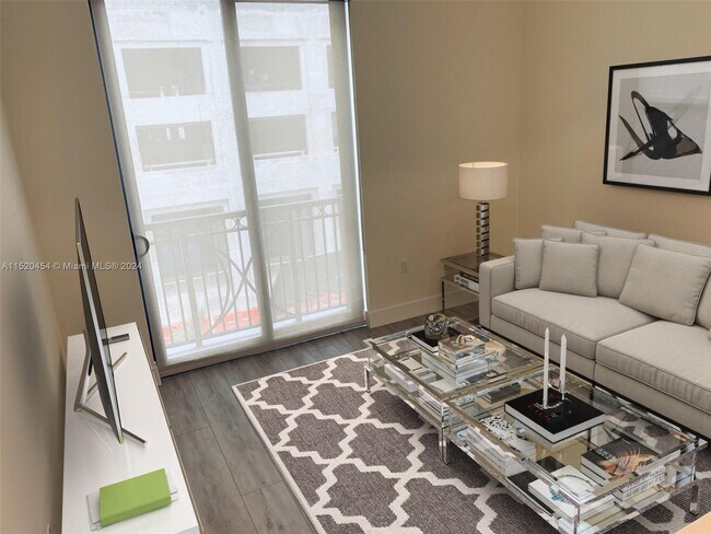 Building Photo - 301 Altara Ave