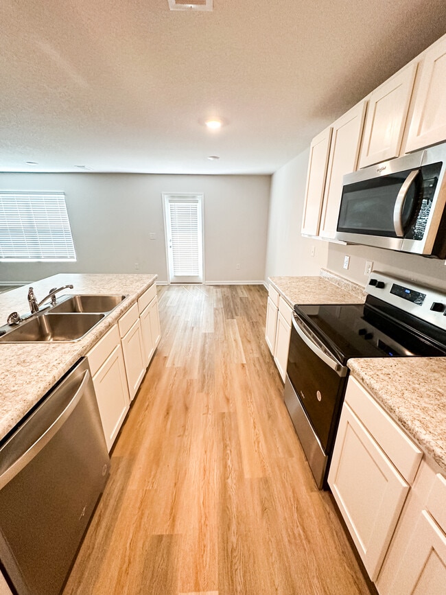 Building Photo - 4326 White Cedar Ct