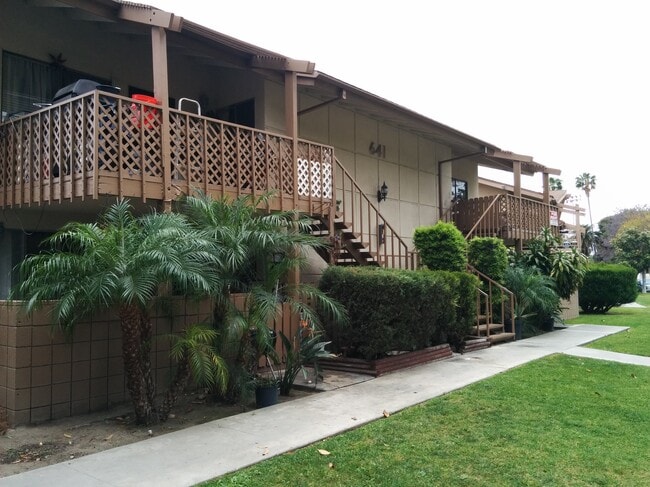 Building Photo - 641 N Ventura St