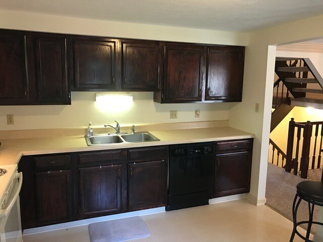 Kitchen - 2716 Bingham Dr