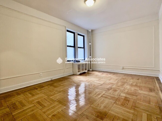 Foto del edificio - 213 Bennett Avenue