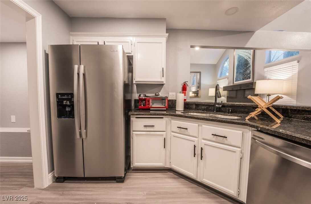 Foto principal - 3220 Shoreheight St