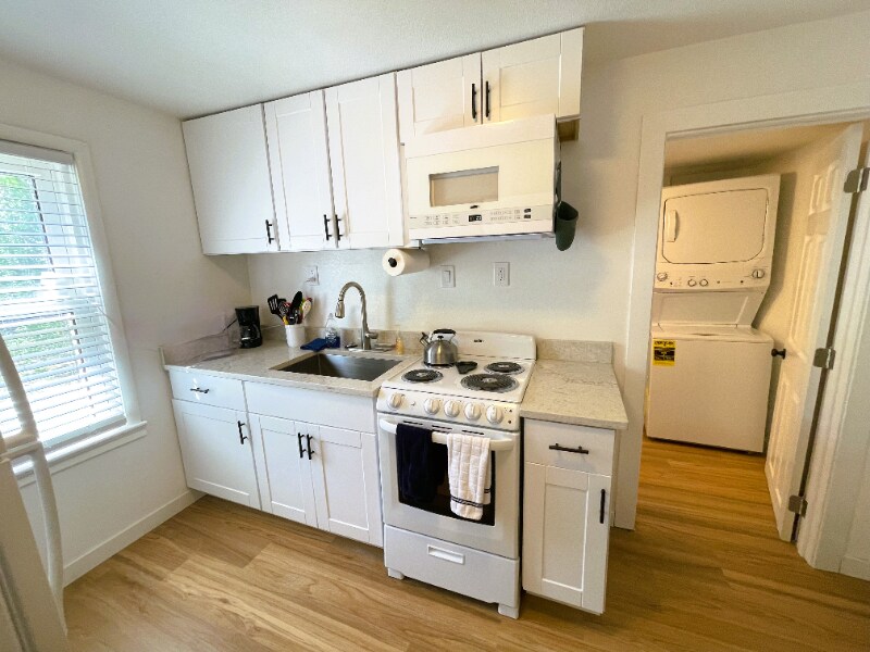 Foto principal - 801 Maxwell Ave